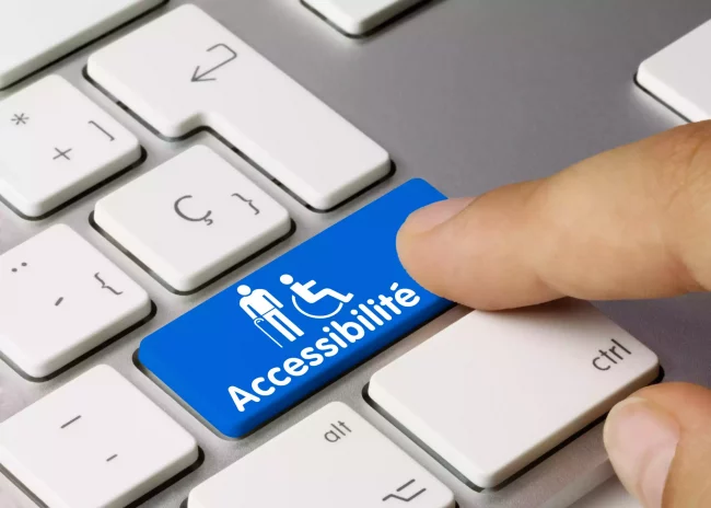 Focus sur un clavier avec une touche accessibilité